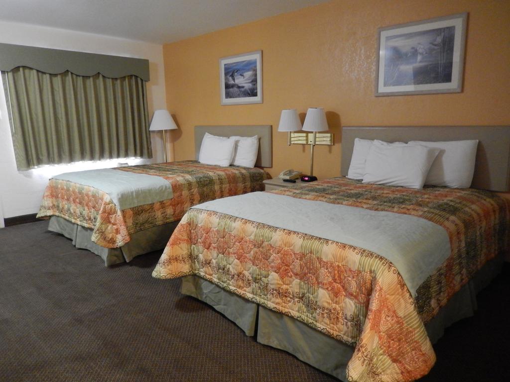 Executive Inn Pearsall Buitenkant foto