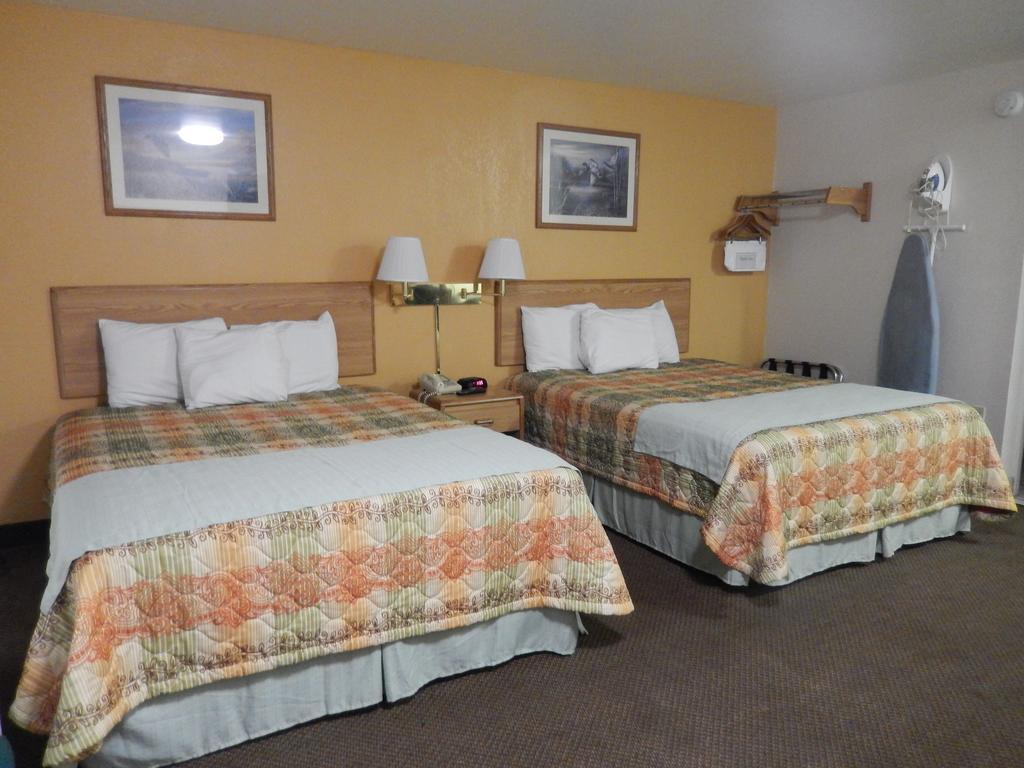 Executive Inn Pearsall Buitenkant foto
