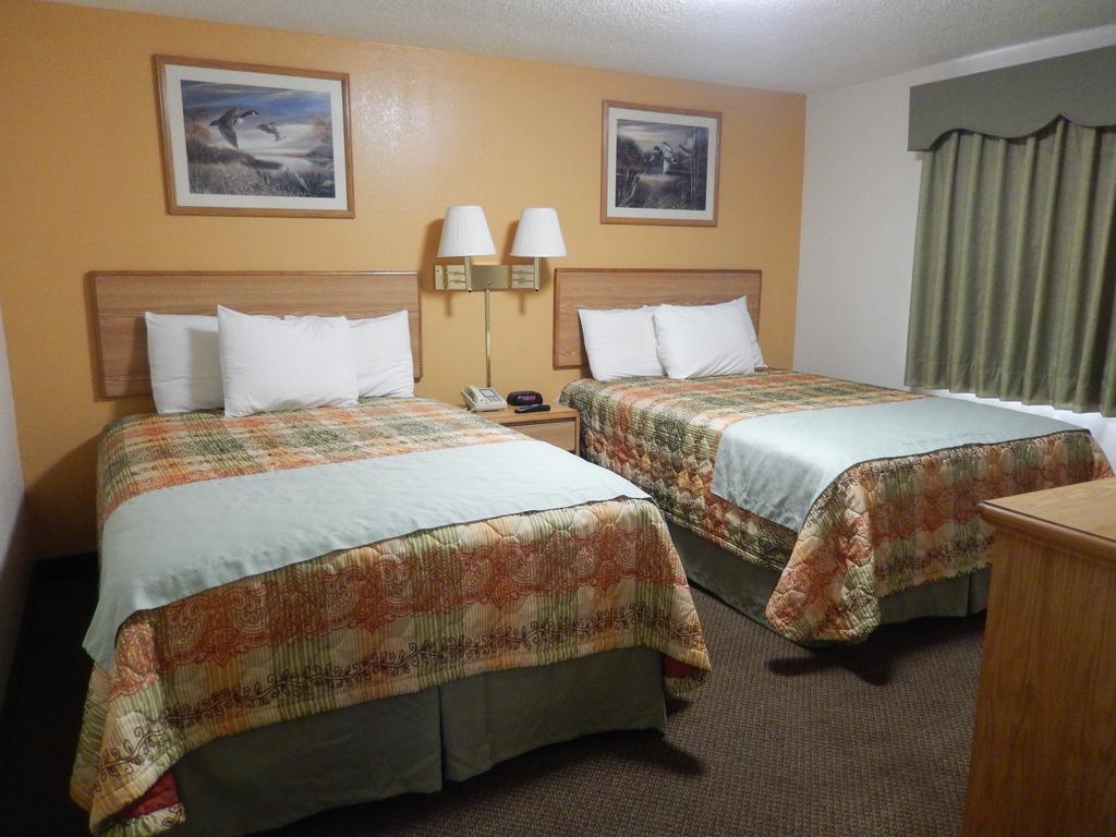 Executive Inn Pearsall Buitenkant foto