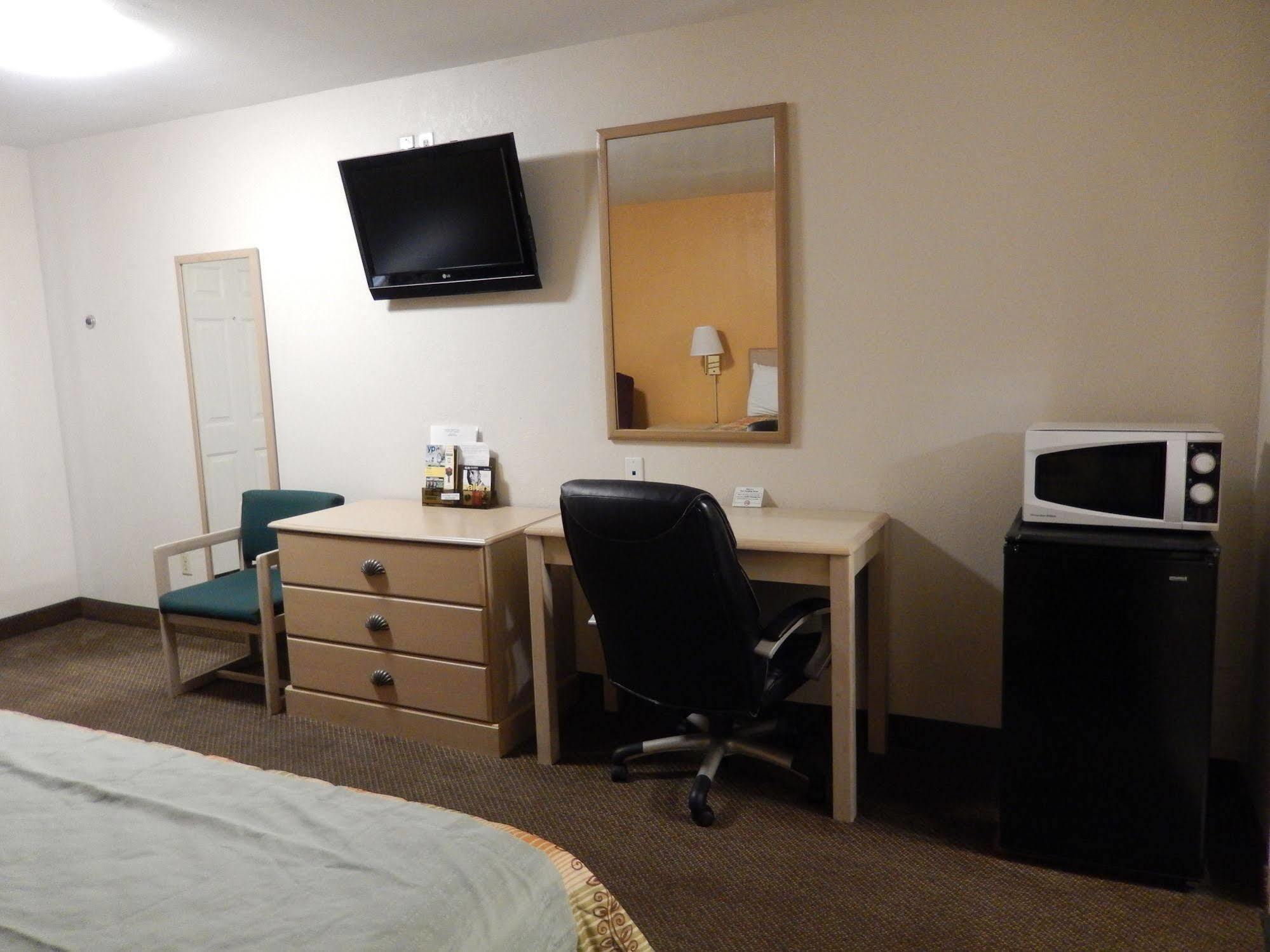 Executive Inn Pearsall Buitenkant foto