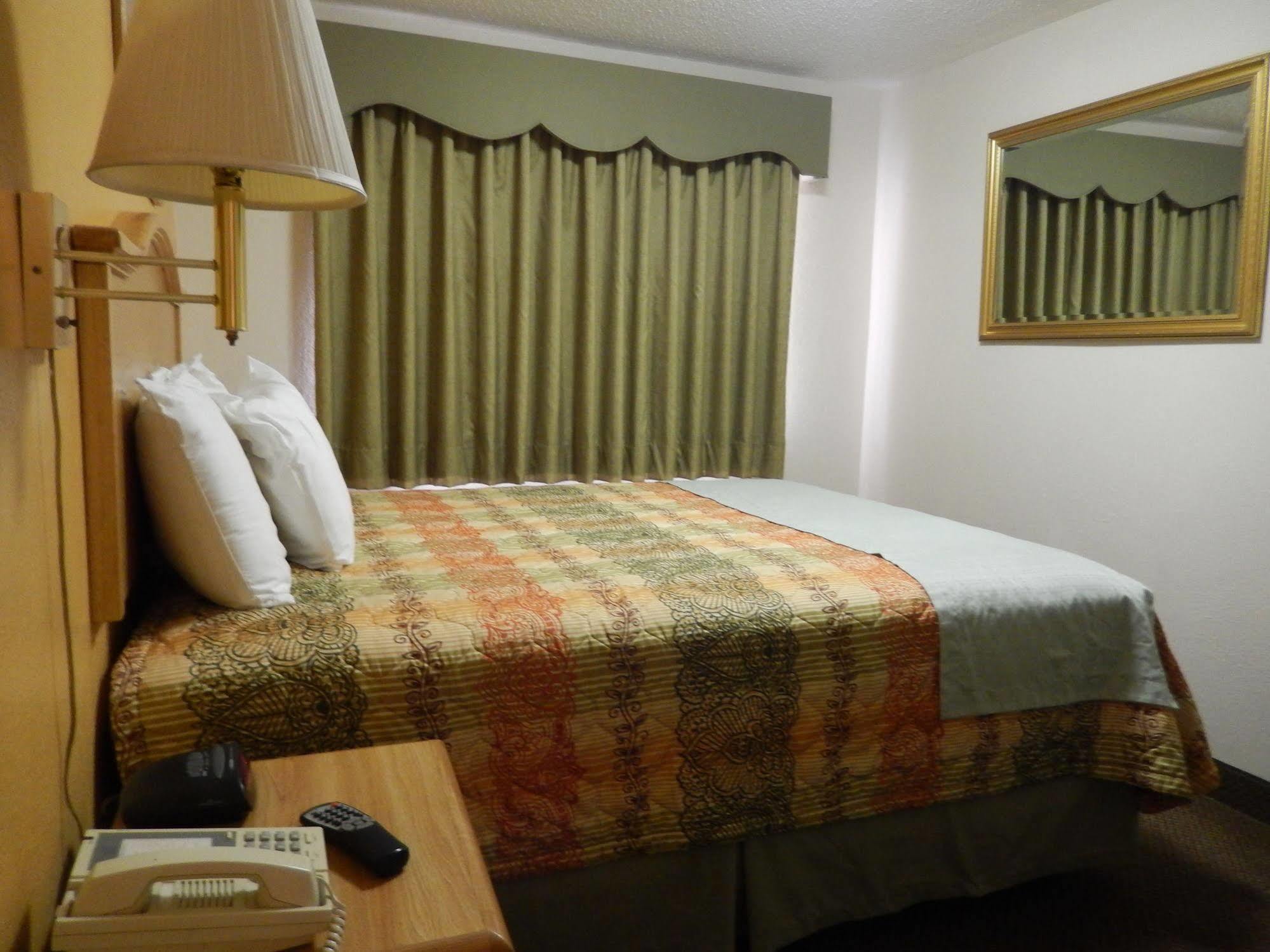 Executive Inn Pearsall Buitenkant foto