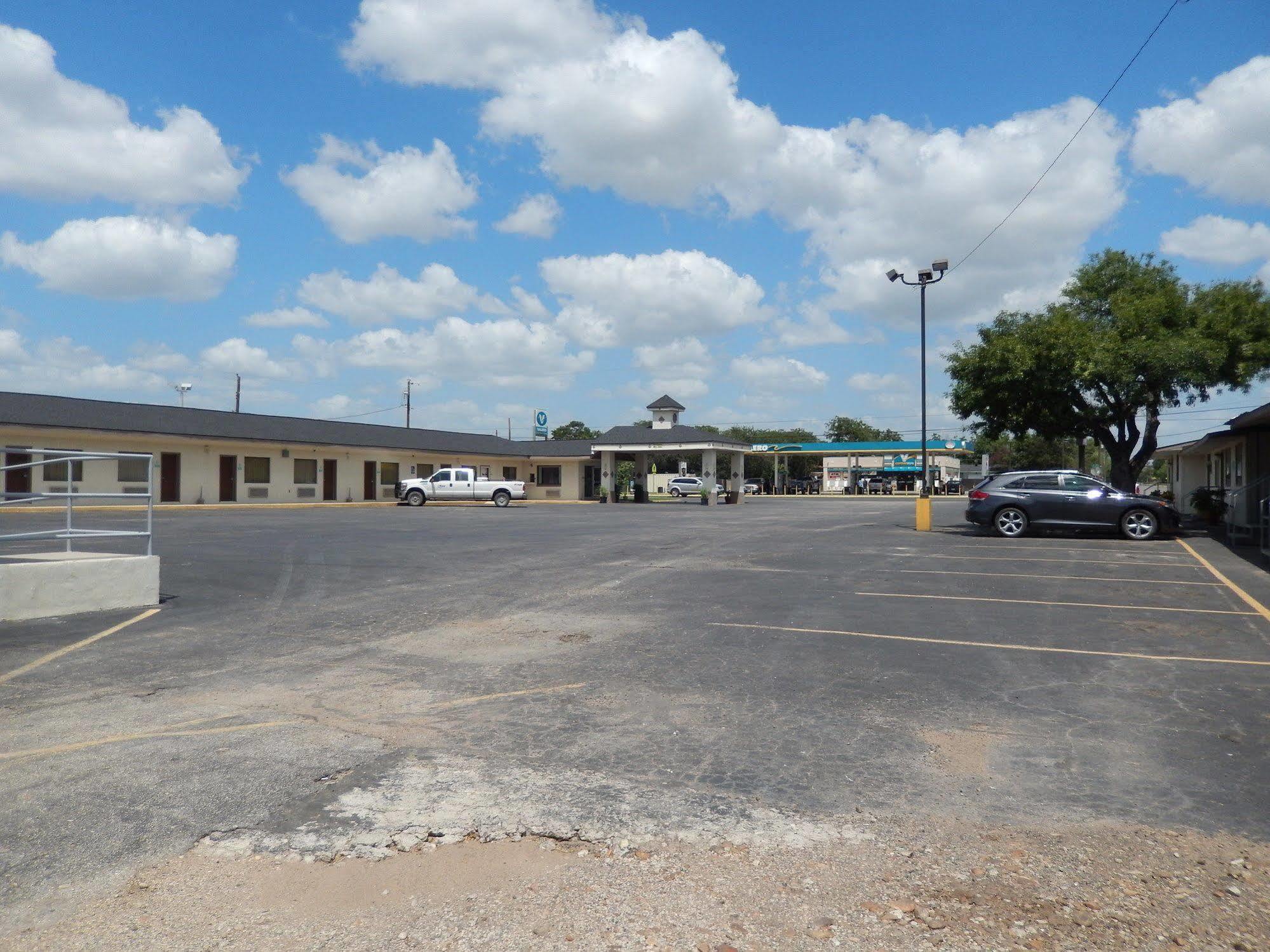 Executive Inn Pearsall Buitenkant foto
