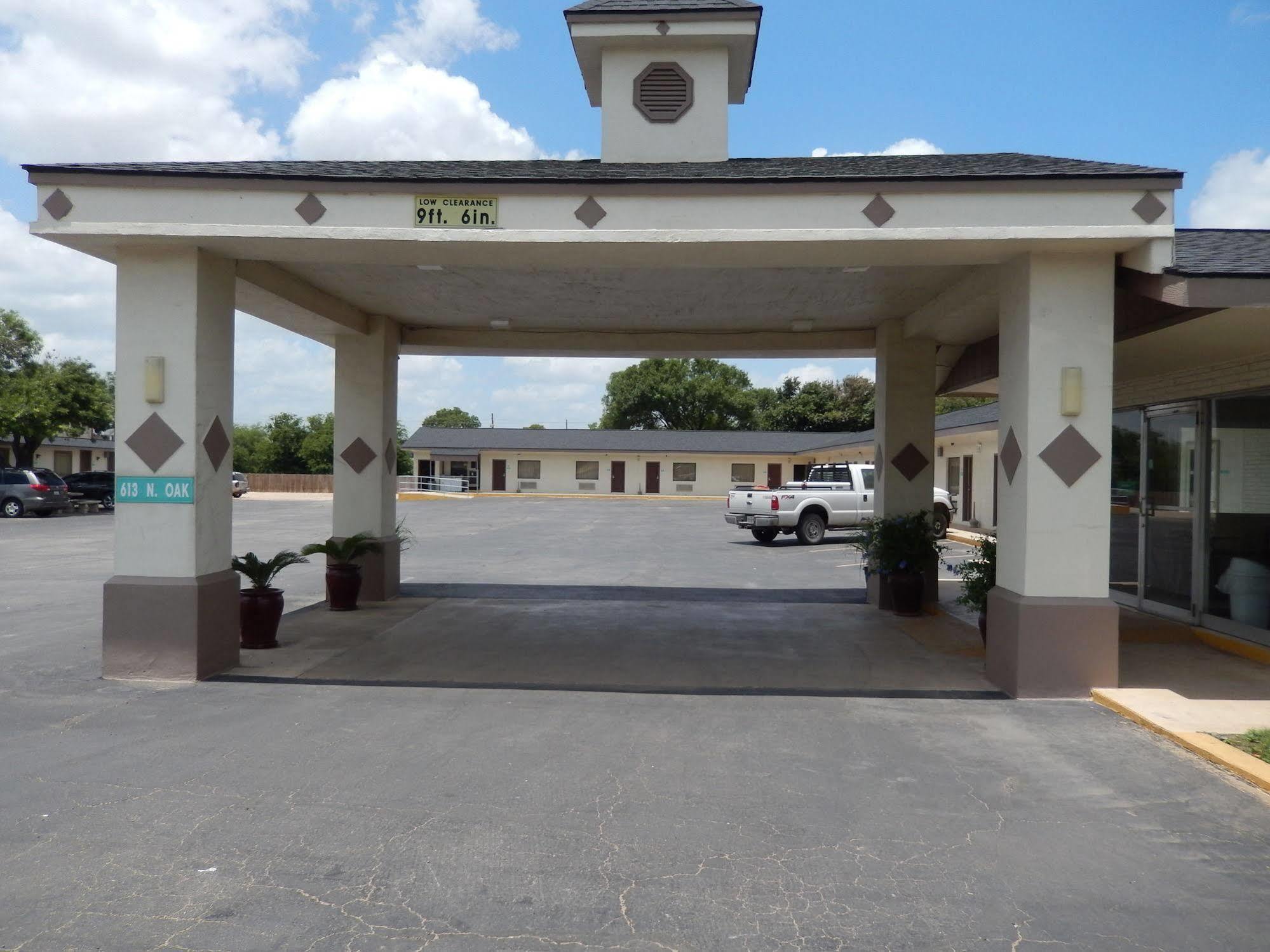 Executive Inn Pearsall Buitenkant foto