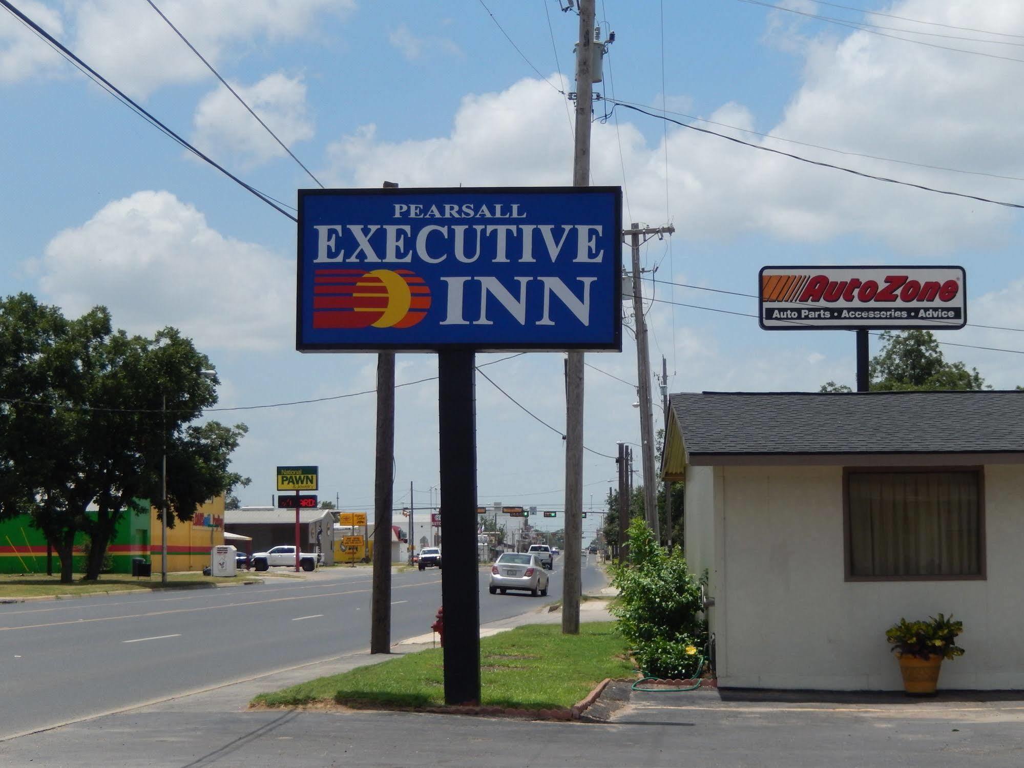 Executive Inn Pearsall Buitenkant foto