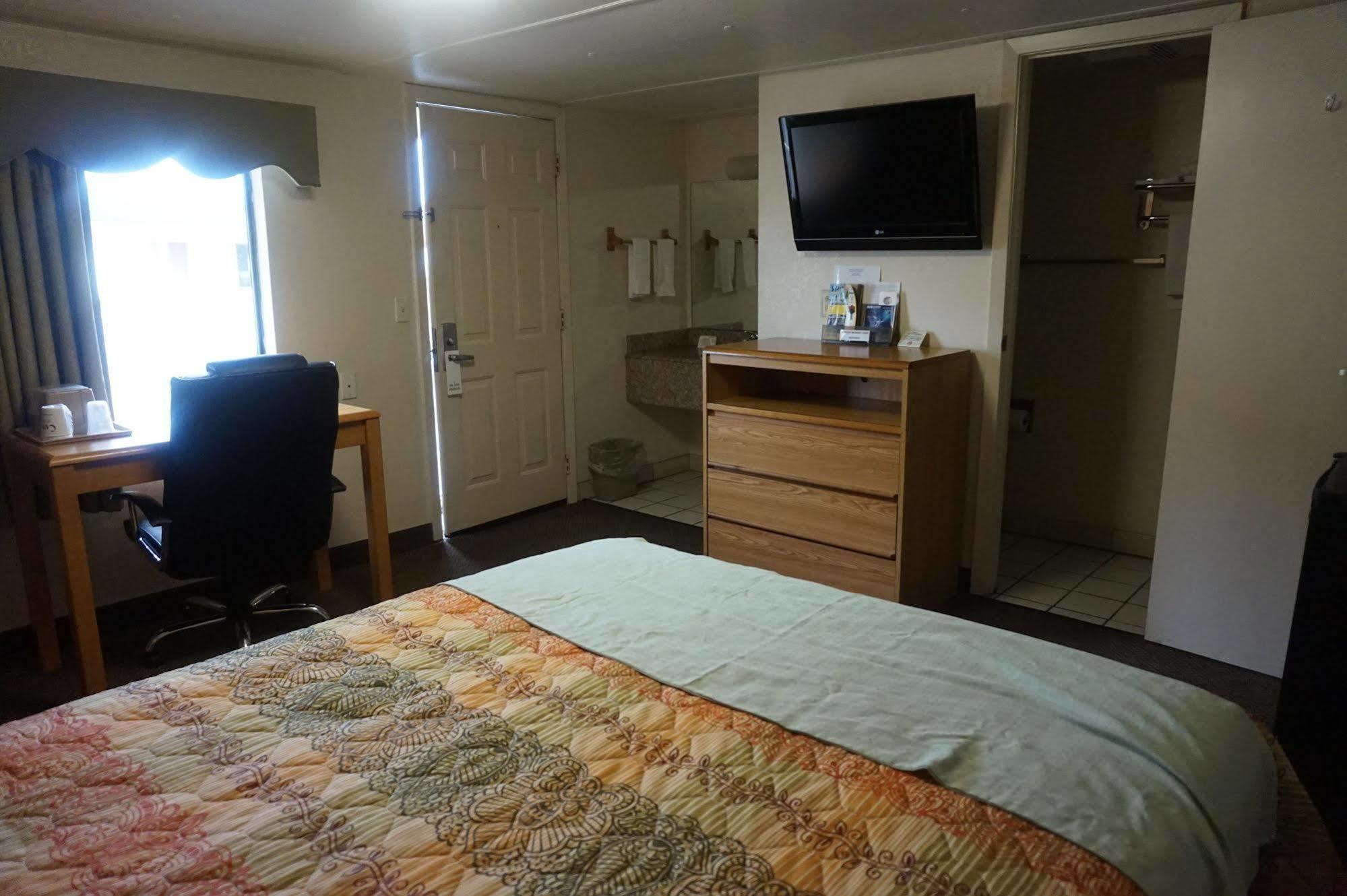 Executive Inn Pearsall Buitenkant foto