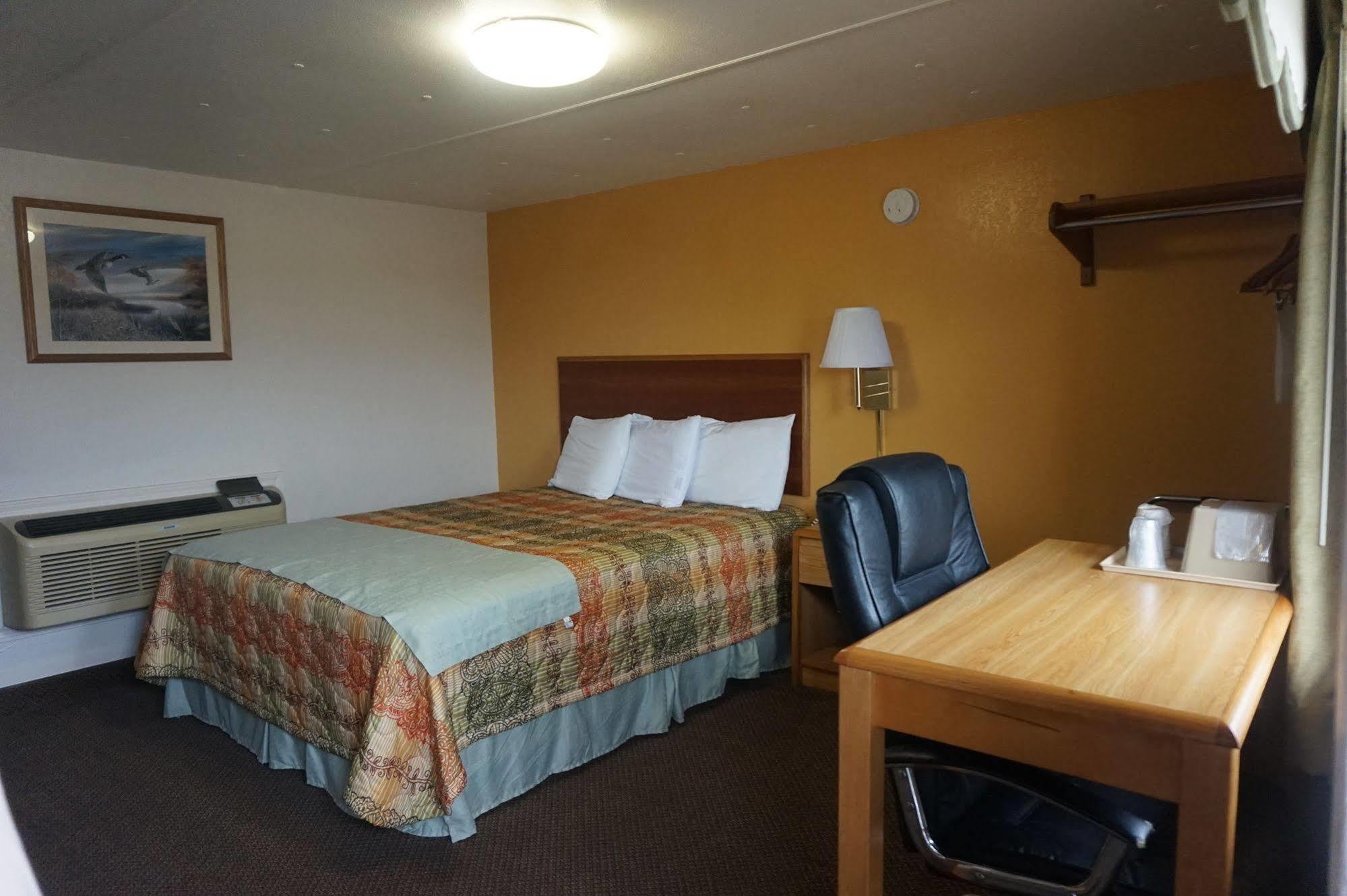 Executive Inn Pearsall Buitenkant foto